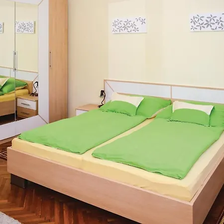 펜션 Holiday Koroshegy 04 Balatonföldvár